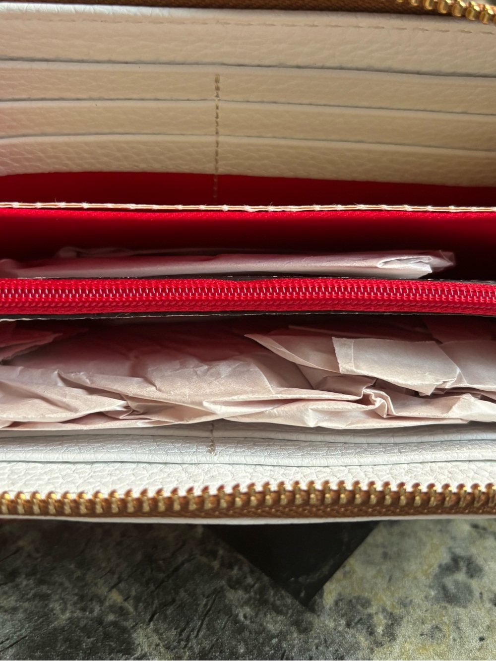 Dooney & Bourke White Pebble Leather π Free Gift with Purchase! β¨ - Picture 6 of 9